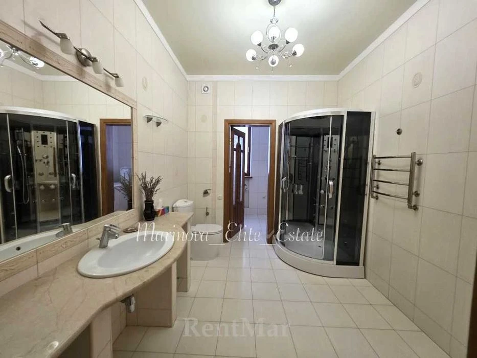 Добротный дом 232 м 5.3 сотки Дача Ковалевского.