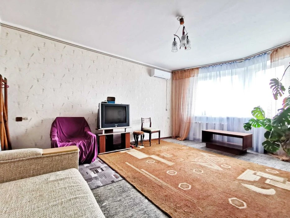 Продам великогабаритну 3-х кімнатну квартиру в елітному райо
