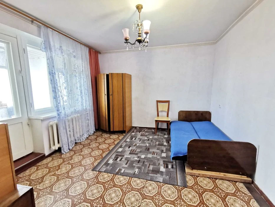 Продам великогабаритну 3-х кімнатну квартиру в елітному райо