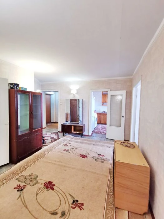 Продам великогабаритну 3-х кімнатну квартиру в елітному райо