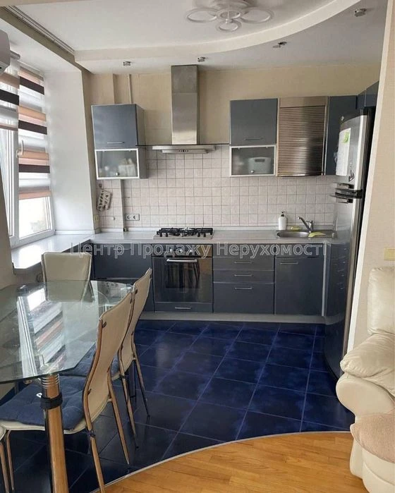 Продається 2-к квартира, Центр, 6 поверх