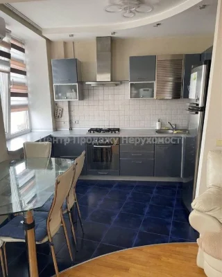 Продається 2-к квартира, Центр, 6 поверх