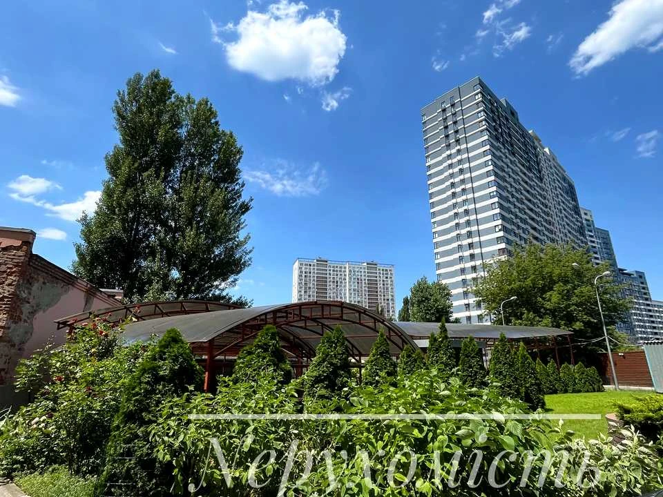 Квартира. Київ, Ованеса Туманяна вул.