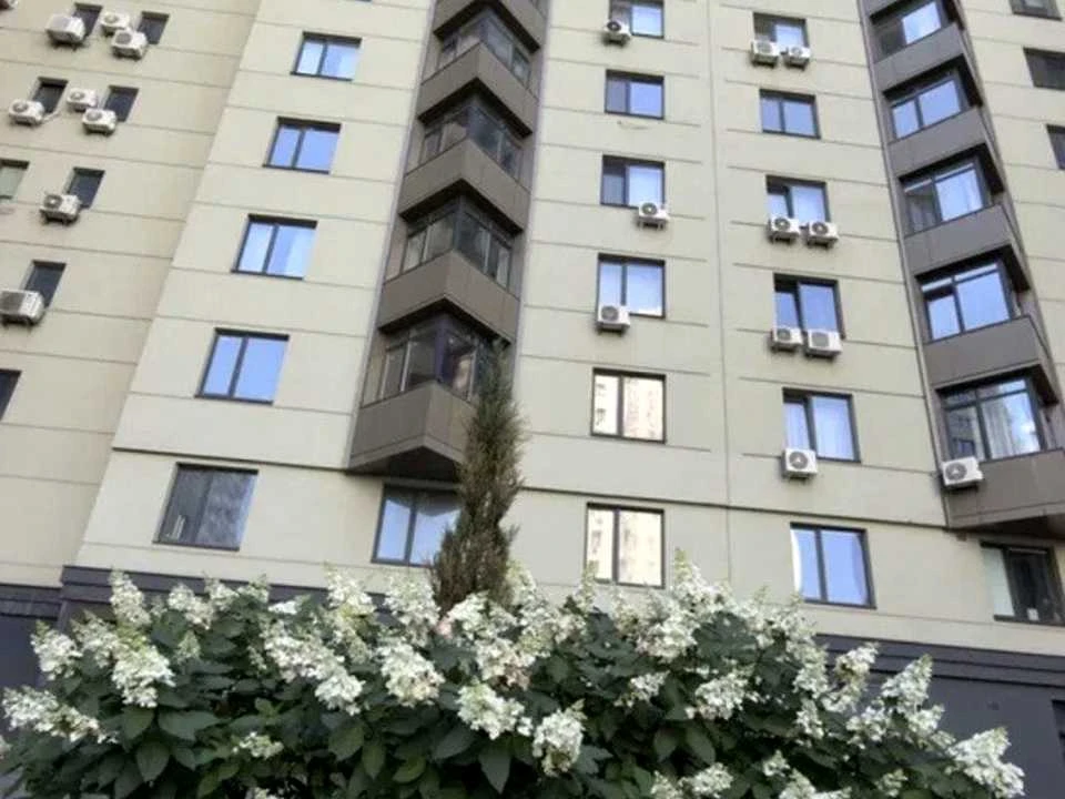 Квартира. Київ, Андрія Верхогляда вул. (Михайла Драгомирова)