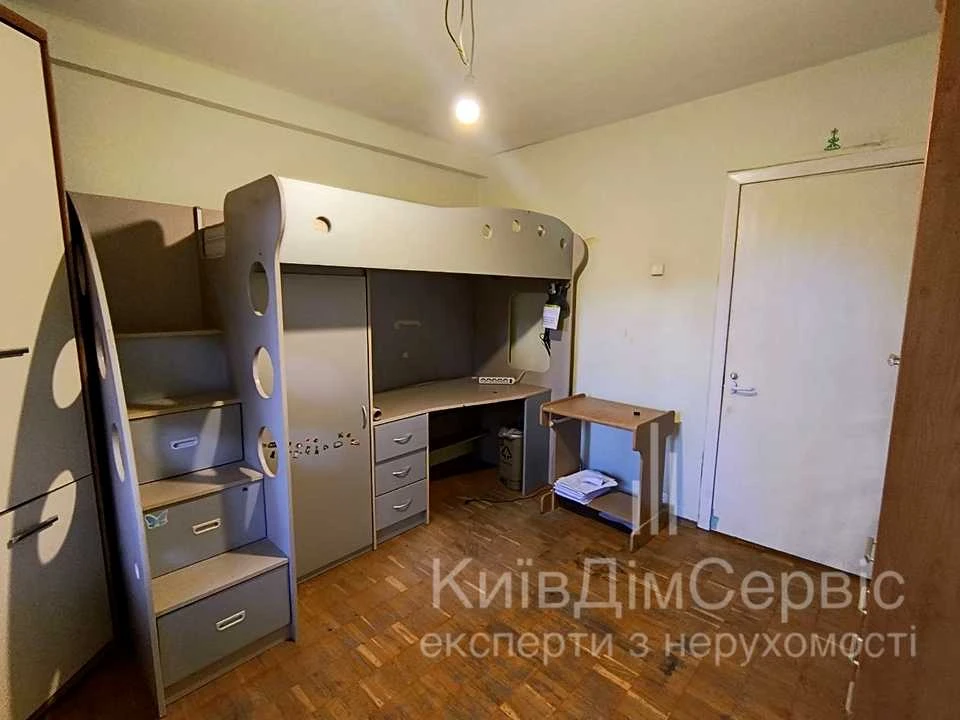 Квартира. Київ, Героїв полку "Азов" вул. (Маршала Малиновськ