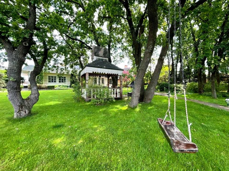 Будинок. Київ, Центральна вул.