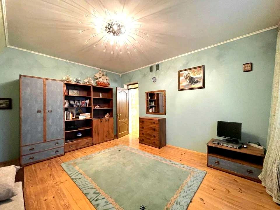 Будинок. Київ, Центральна вул.