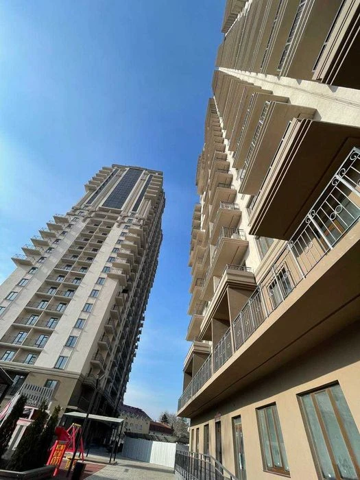 Продам 1 кімнатну квартиру в ЖК " Акрополь" на 5й станції Фо