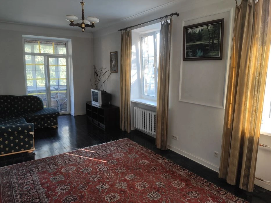 Продам 2х(двух) комнатную квартиру в р-не к.з. Глинки