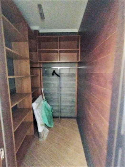 Продам 2-х комнатную квартиру Центр на Новосельского Новостр
