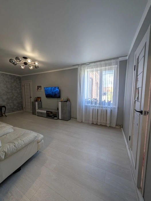 продаж, частини будинку біля ЖК Авалон, 90тис
