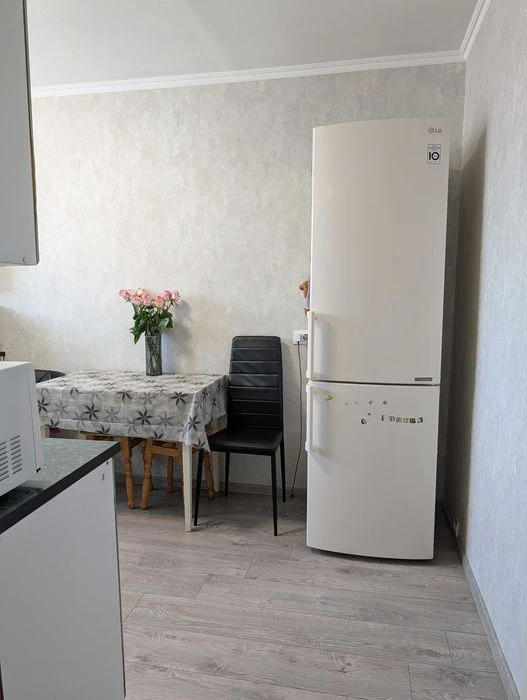 продаж, частини будинку біля ЖК Авалон, 90тис