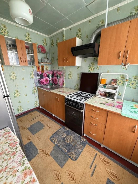 Продам 3к.кв , вул . Героїв Рятувальників ( район Кардіоцент