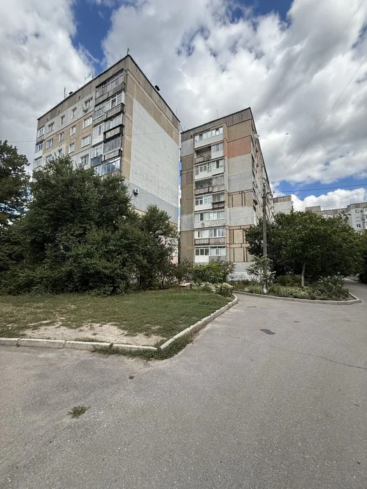 Продам 3к.кв , вул . Героїв Рятувальників ( район Кардіоцент