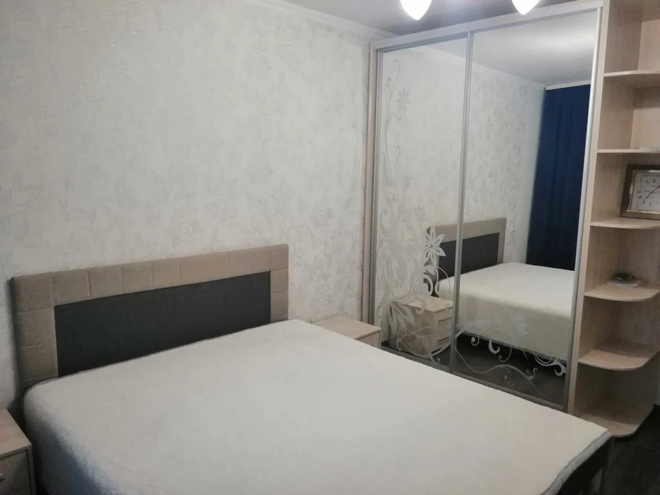Продам 2 комн. квартиру в хорошем жилом состоянии.