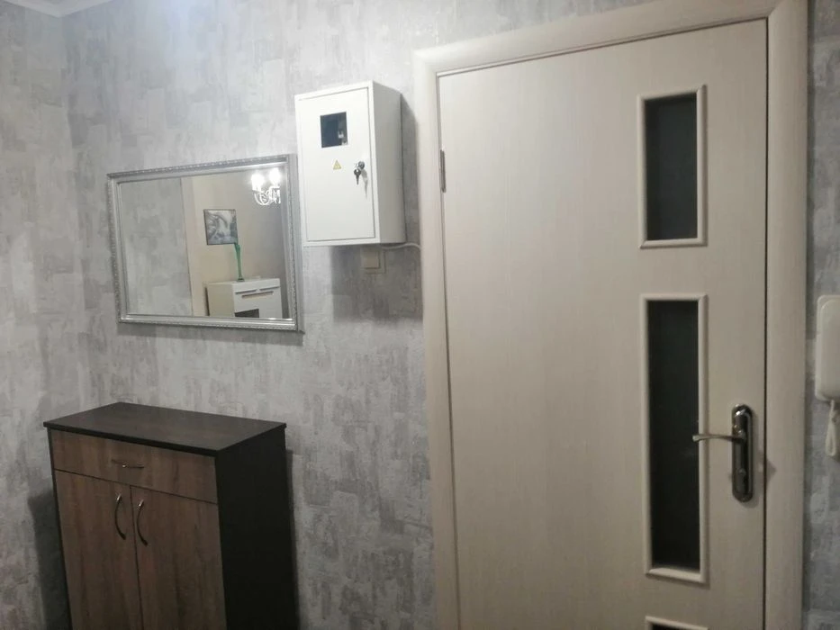 Продам 2 комн. квартиру в хорошем жилом состоянии.