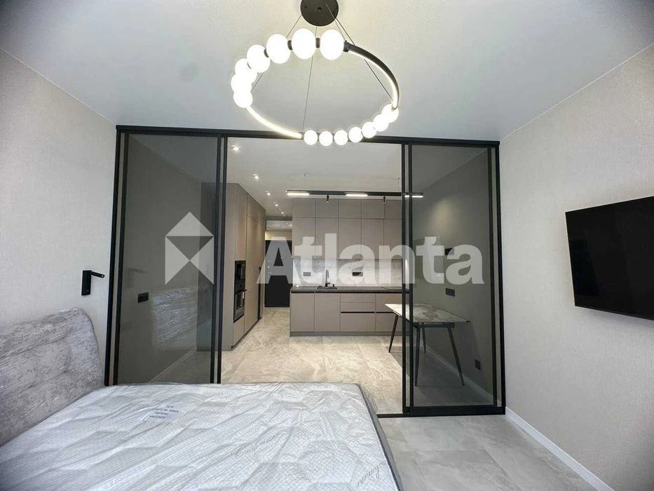 Дуже гарна 1-кімнатна квартира 30.17 м² з ремонтом в Аркадіі
