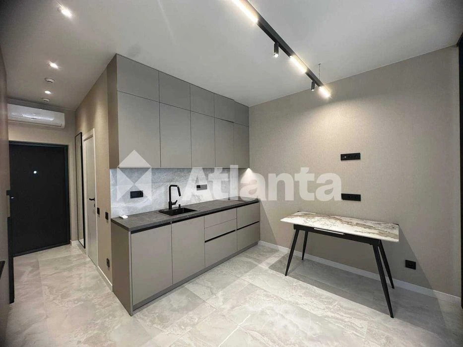 Дуже гарна 1-кімнатна квартира 30.17 м² з ремонтом в Аркадіі