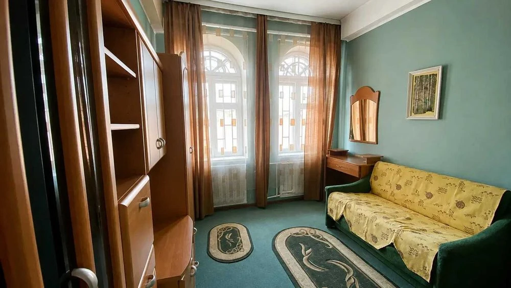 Продаж будинку Поділ 3 поверхи 203м2 6 кімнат  №17102