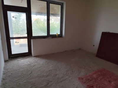 Величезний будинок + гостьовий дім у Совіньйоні