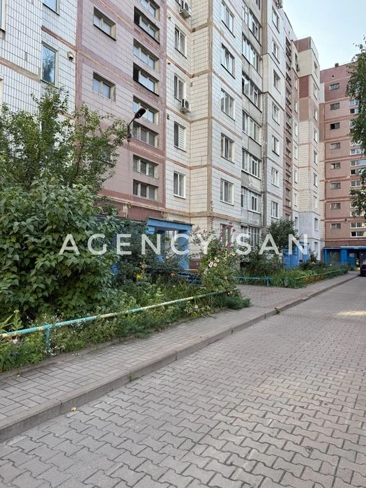 Продаем 2-х в самом начале Г.Крут