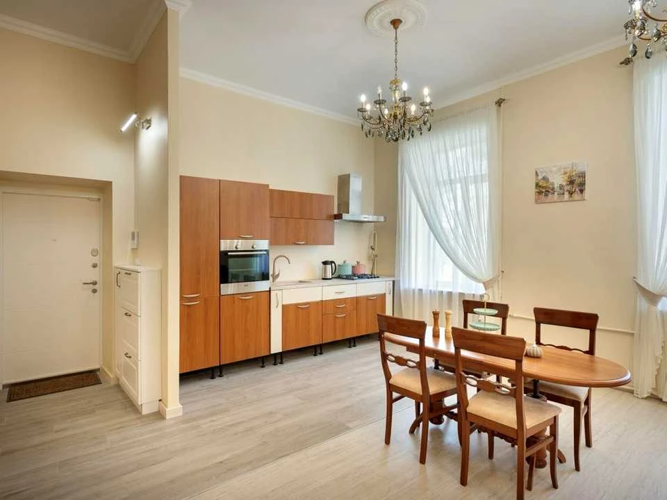Apartment. Kyiv, Symona Petliura St. (Comintern)