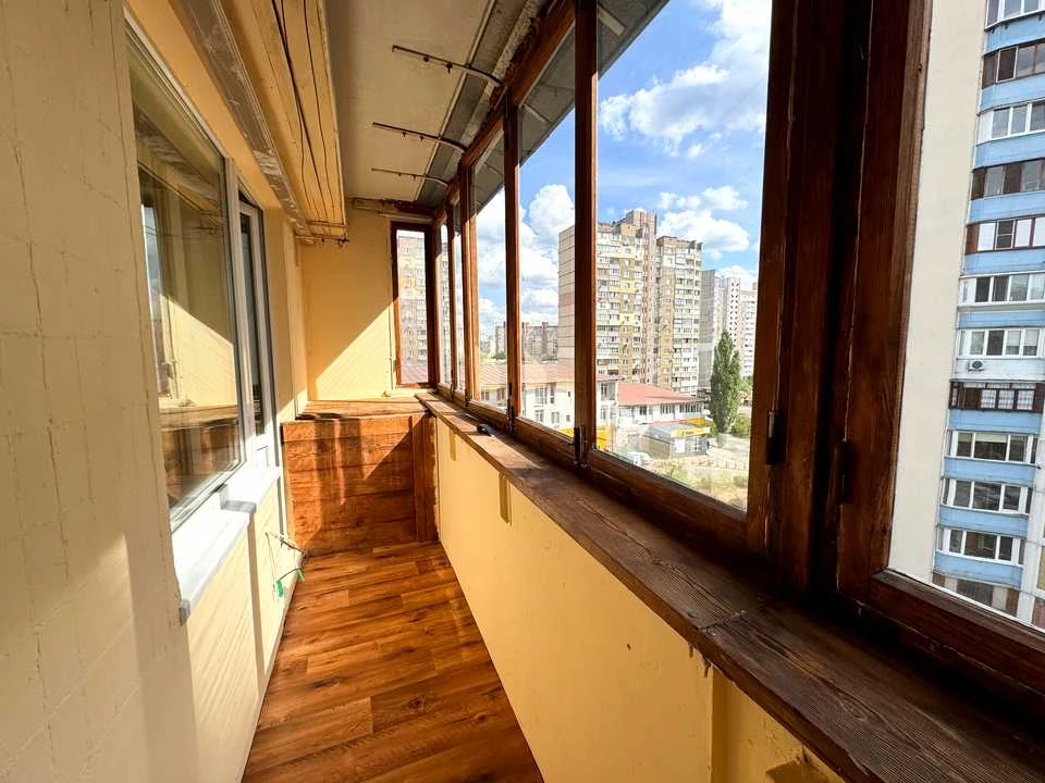 Квартира. Київ, Милославська вул.