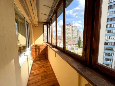 Квартира. Київ, Милославська вул.