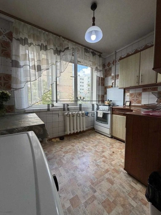 Продаж 3-к квартири! Шухевича