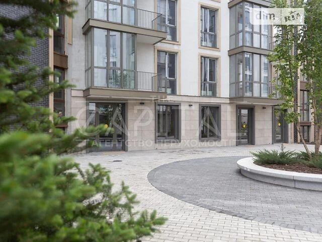 Sale of 3-room apartment 128 sq. m. on Naberezhno-Khreshchatytska 2 st.