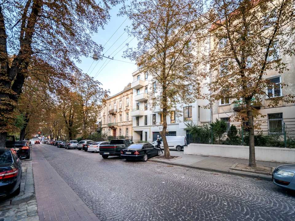 Квартира. Львів, Євгена Коновальця вул. (), (Будинок)