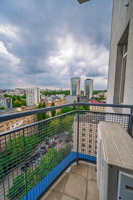 Вул. Провіантська,3 | 3к квартира в будинку бізнес класу біл