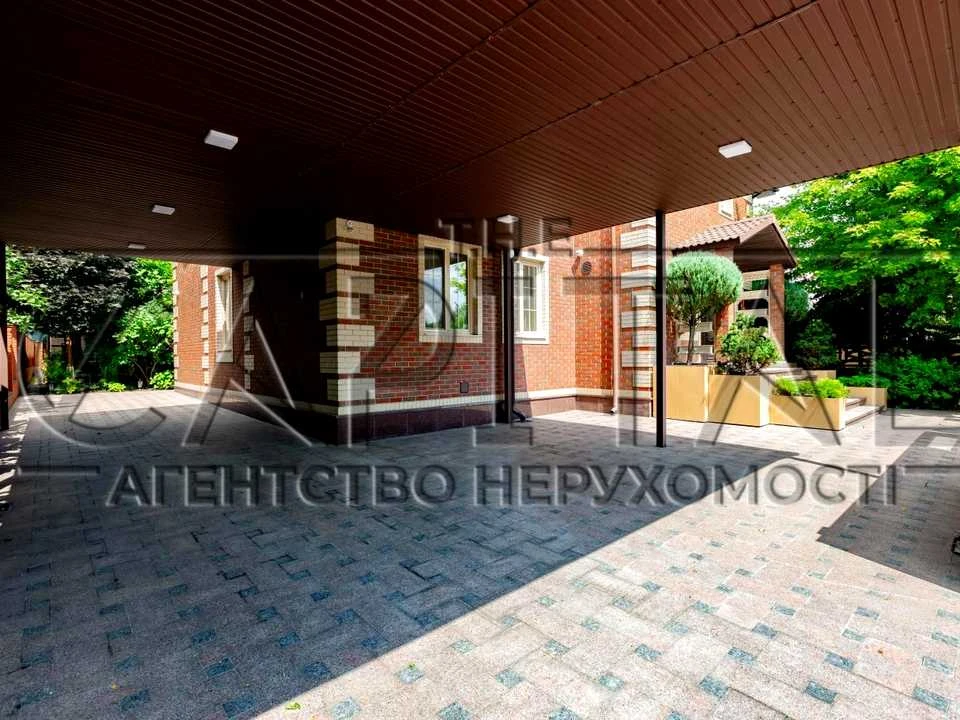 Будинок. Київ, Лютнева вул.