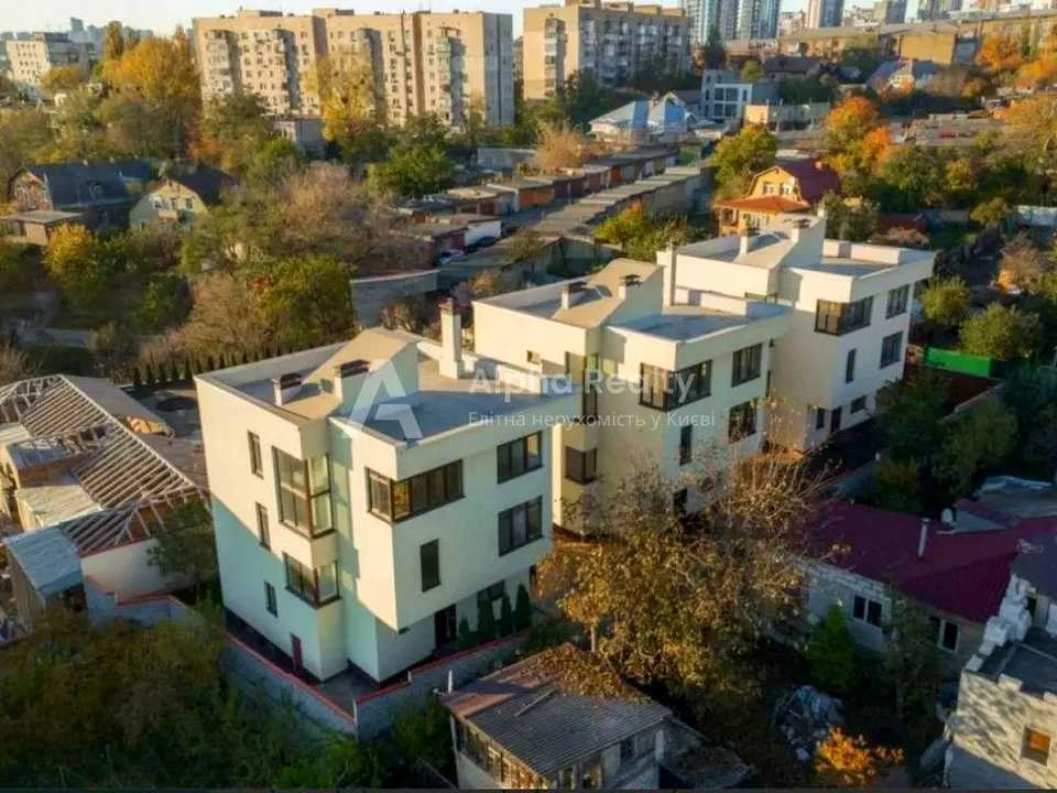 Будинок. Київ, Товарна вул.