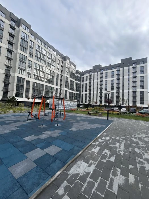3 к під постанови в зданому жк біля озера