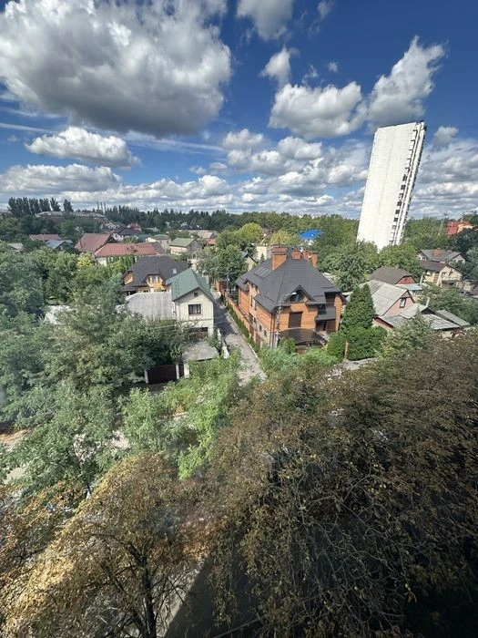 1-кім. Нивки, вул. Януша Корчака (Баумана) 60
