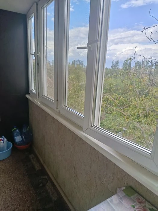 Продаю 3к/кв ул.Океановская 64м чешка 44000$