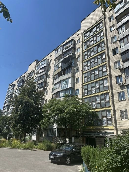 1-кім. Нивки, вул. Януша Корчака (Баумана) 60