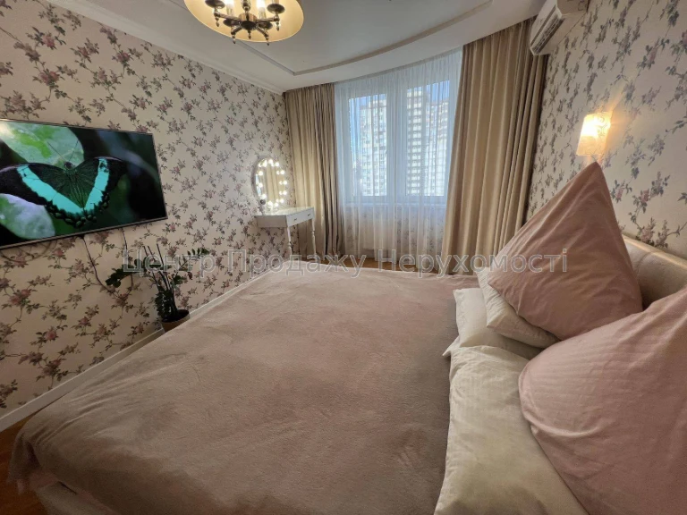 Продаж 2-кімн. квартири, 71 м², Київ, 16/22 пов. Відмінне ро
