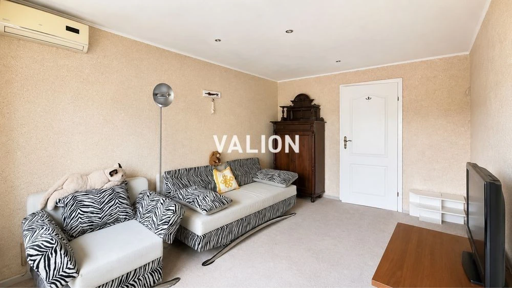 3-room apartment for sale, Leonid Kadenyuk St., 13A