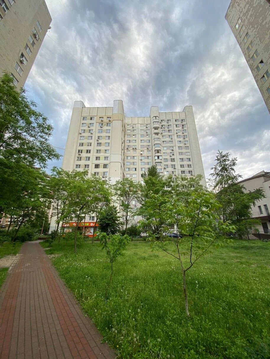 Двокімнатна, метро Оболонь, Левка Лукʼяненка 2/4, елітний це