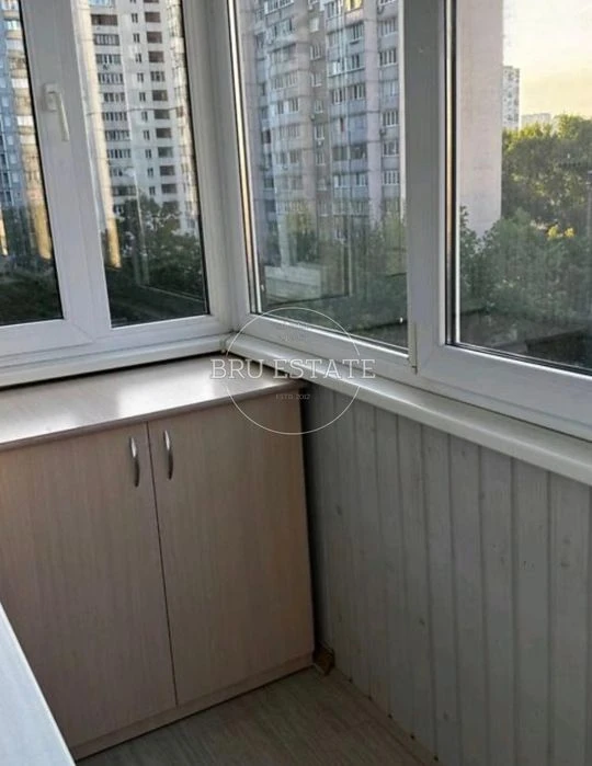 Продаж 3 к квартири з ремонтом біля найкращого Парку в Дарни