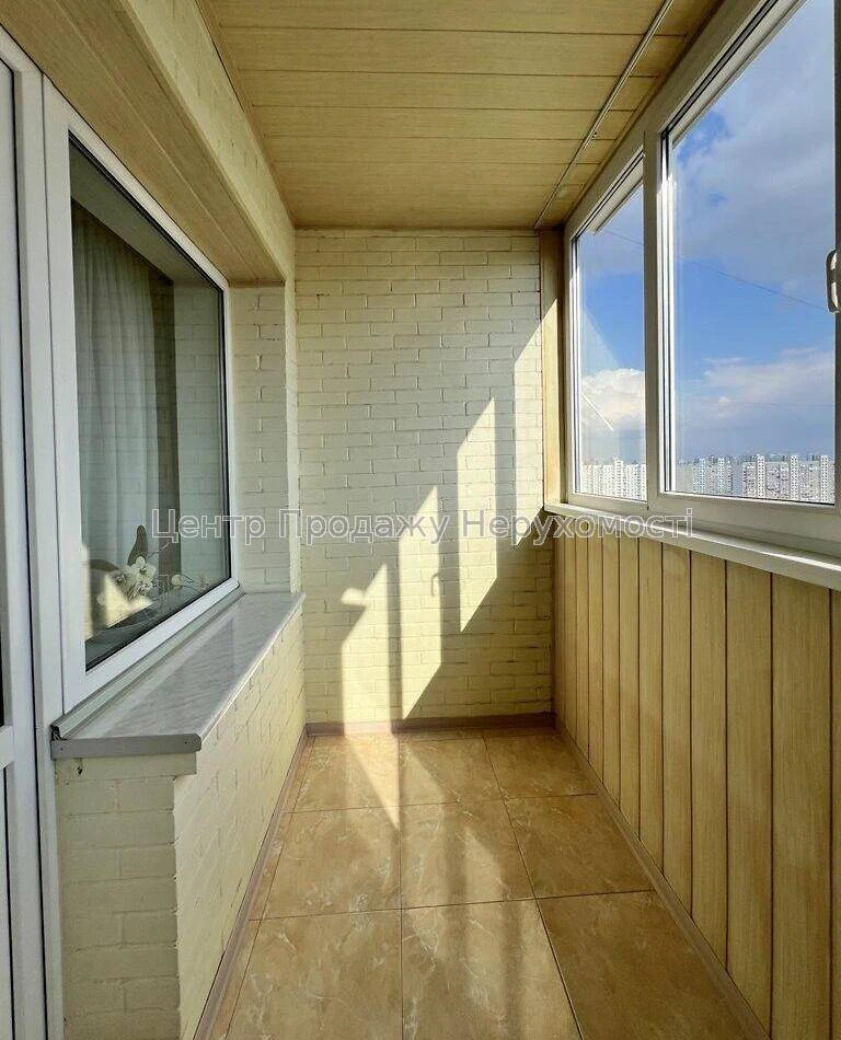 Продаж 2-кімн. квартири, 16/17 поверх, 77 м², Київ – чудове