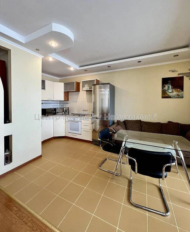 Продаж 2-кімн. квартири, 16/17 поверх, 77 м², Київ – чудове