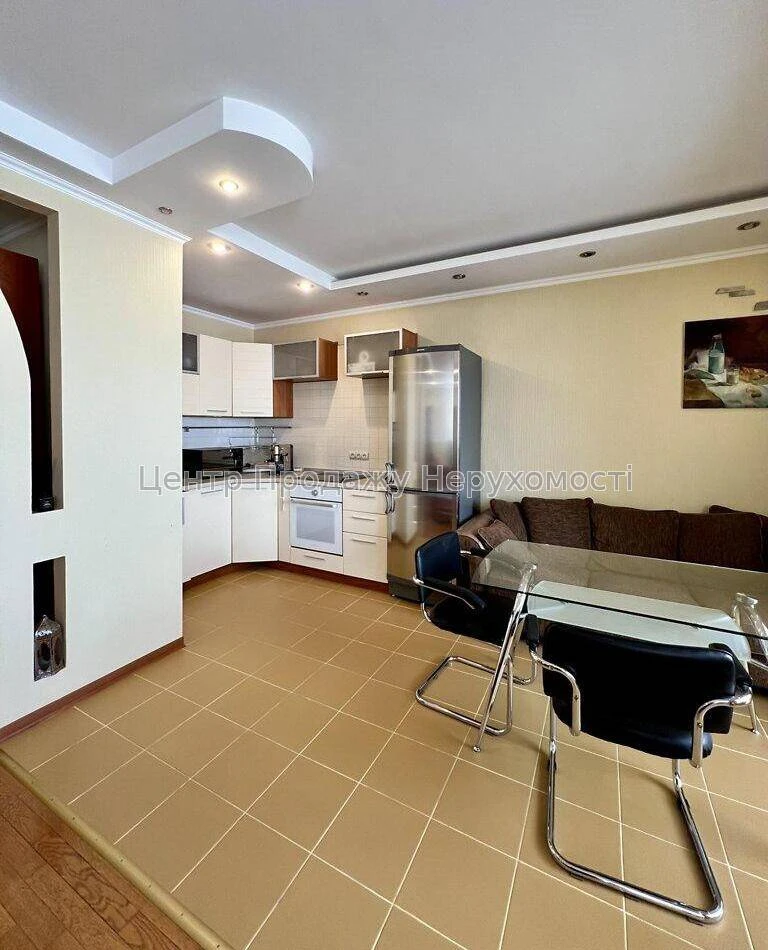 Продаж 2-кімн. квартири, 16/17 поверх, 77 м², Київ – чудове