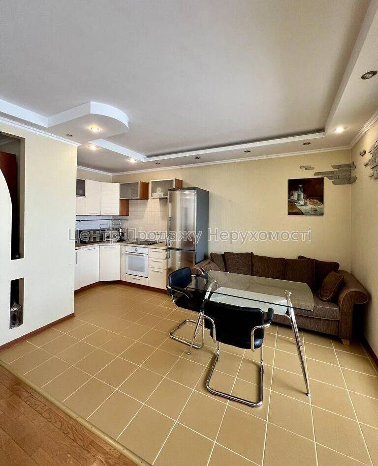 Продаж 2-кімн. квартири, 16/17 поверх, 77 м², Київ – чудове