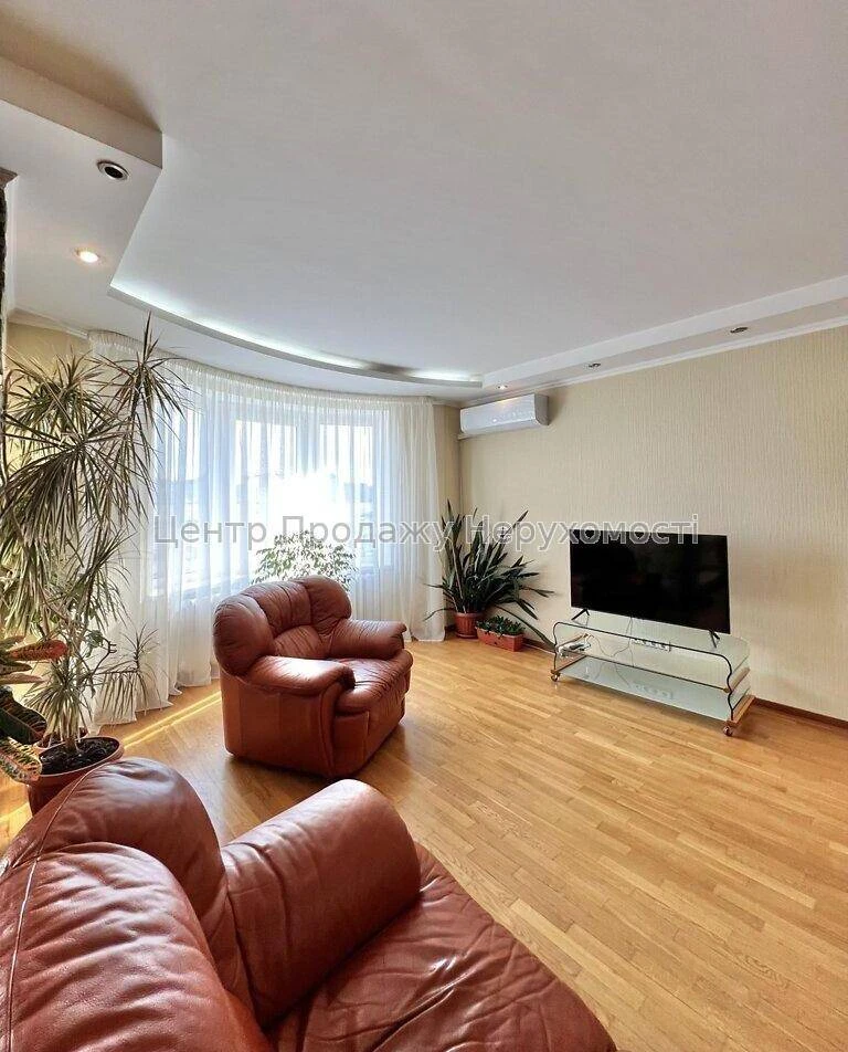 Продаж 2-кімн. квартири, 16/17 поверх, 77 м², Київ – чудове