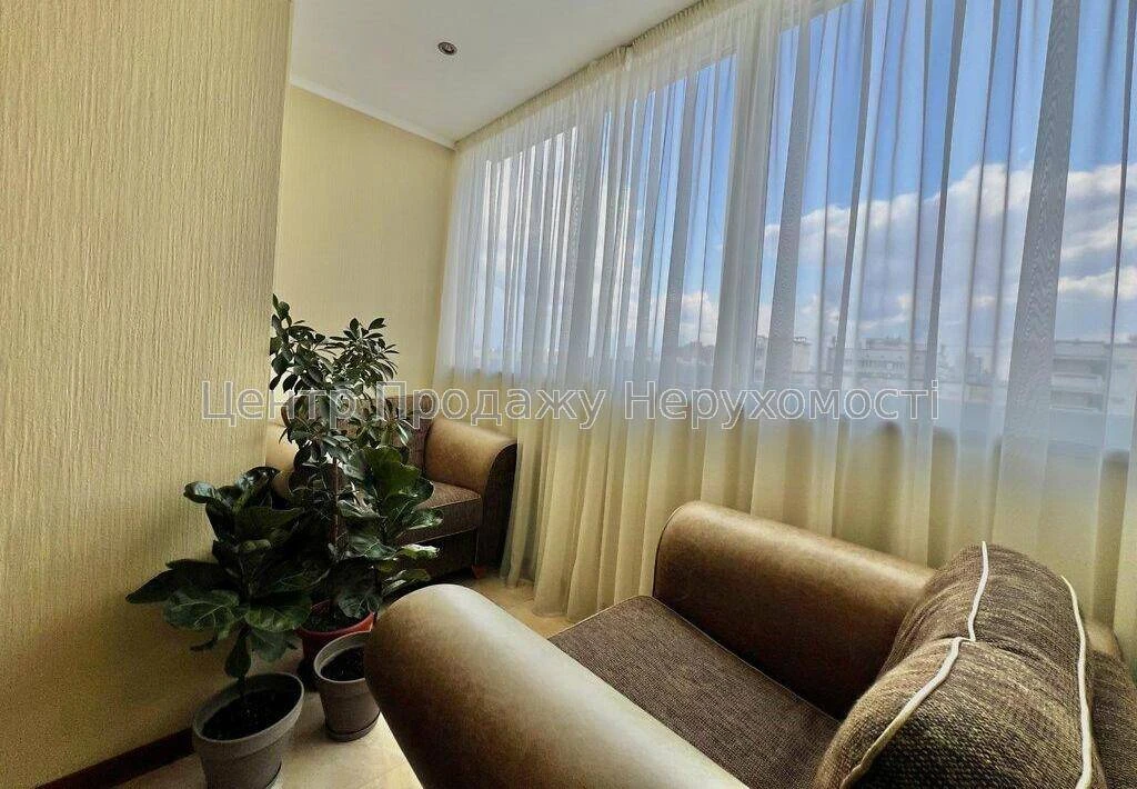 Продаж 2-кімн. квартири, 16/17 поверх, 77 м², Київ – чудове