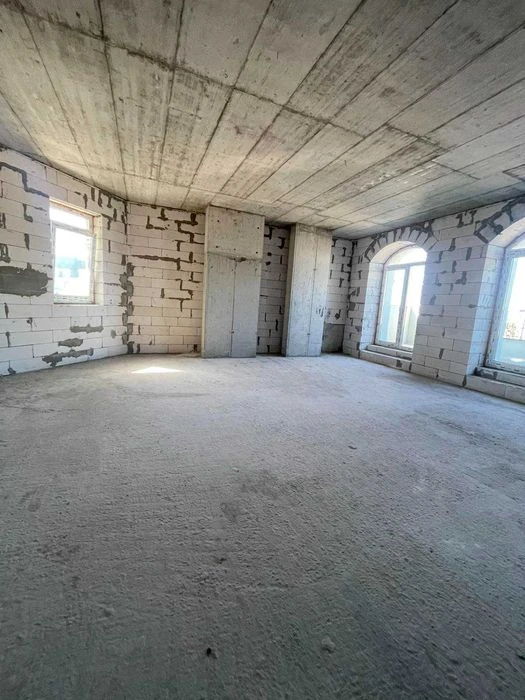 Продам 2-кімн. квартиру в ЖК Гімназист. Без ремонту. Велика