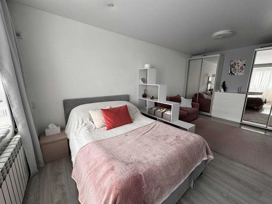 For sale 1-room apartment in the Topol district